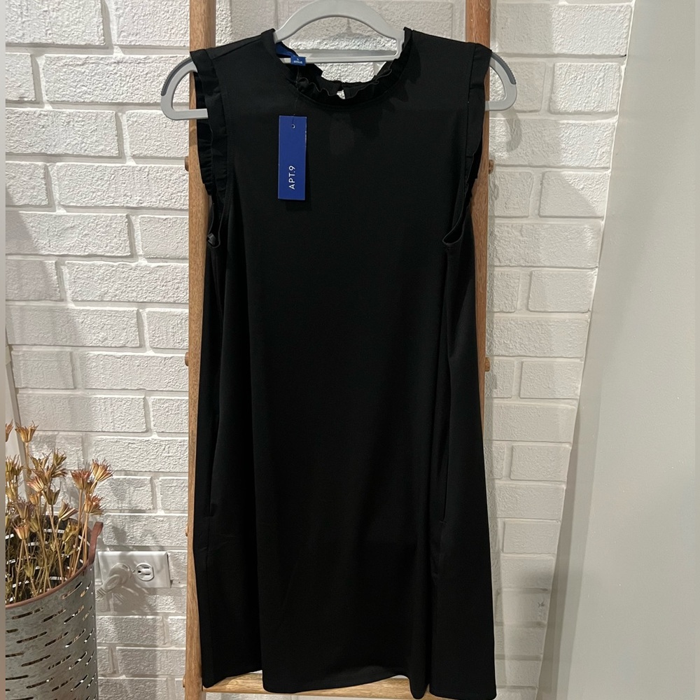 NEW Kohls Apt. 9 Dress w/Ruffled Shoulders & Neckline, Has Pockets, Black, Sz Sm